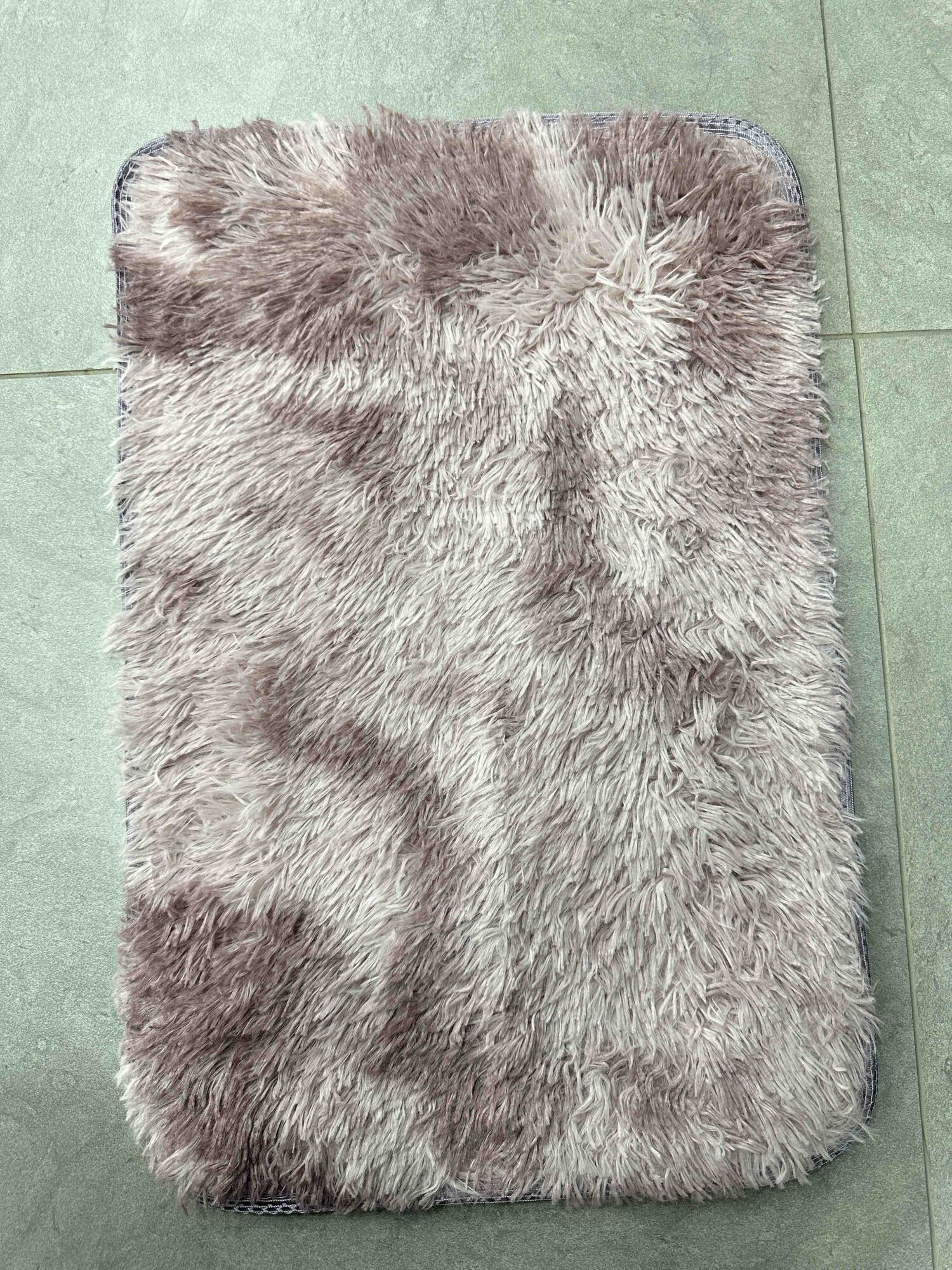 Dvoslojni tepih sa visokim dlačicama