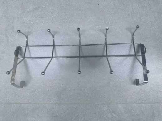 Metalni kuhinjski nosač sa kukama