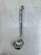 metalna kutlača za posluživanje