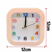 Mali kvadratni zidni sat