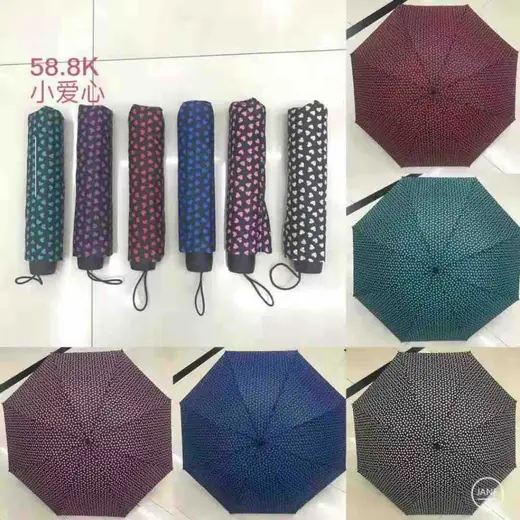 Kompaktni kišobran sa srcima
