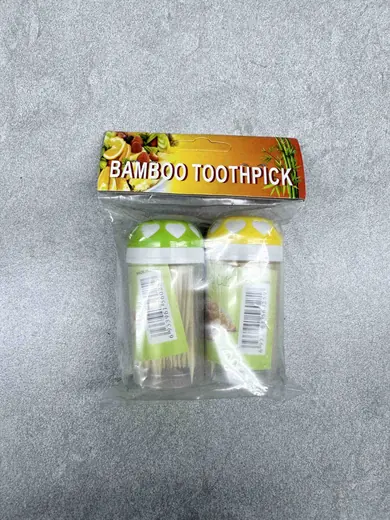 Čačkalice od bambusa u plastičnoj kutiji
