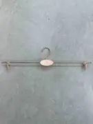 Metalni ram za pantalone sa klipsama