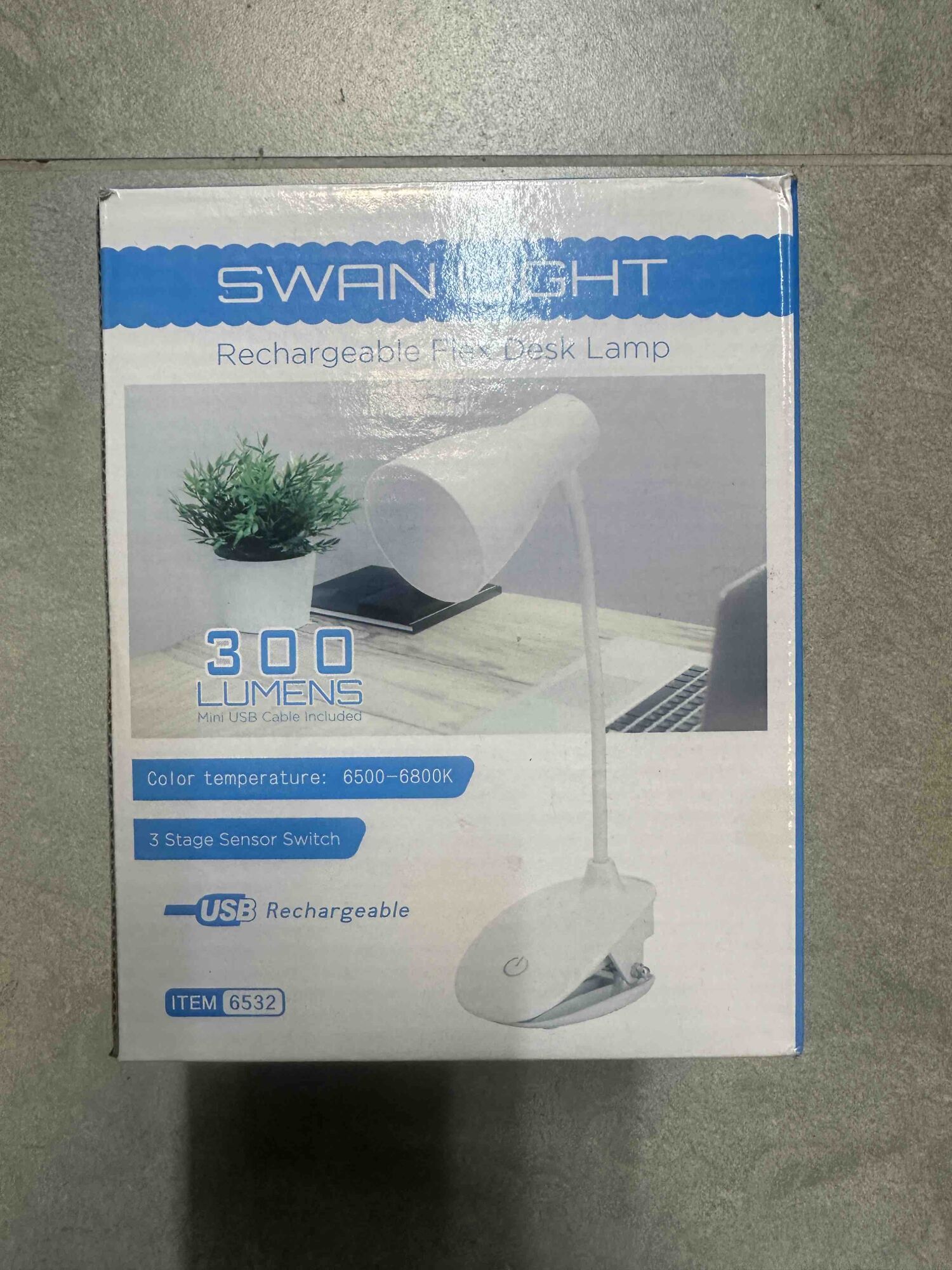 Punjiva stolna lampa sa stezaljkom