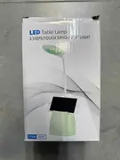 LED stolna lampa sa držačem za telefon