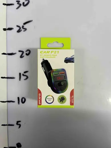 Auto punjač sa LED ekranom i USB priključcima