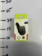 Auto punjač sa LED ekranom i USB priključcima