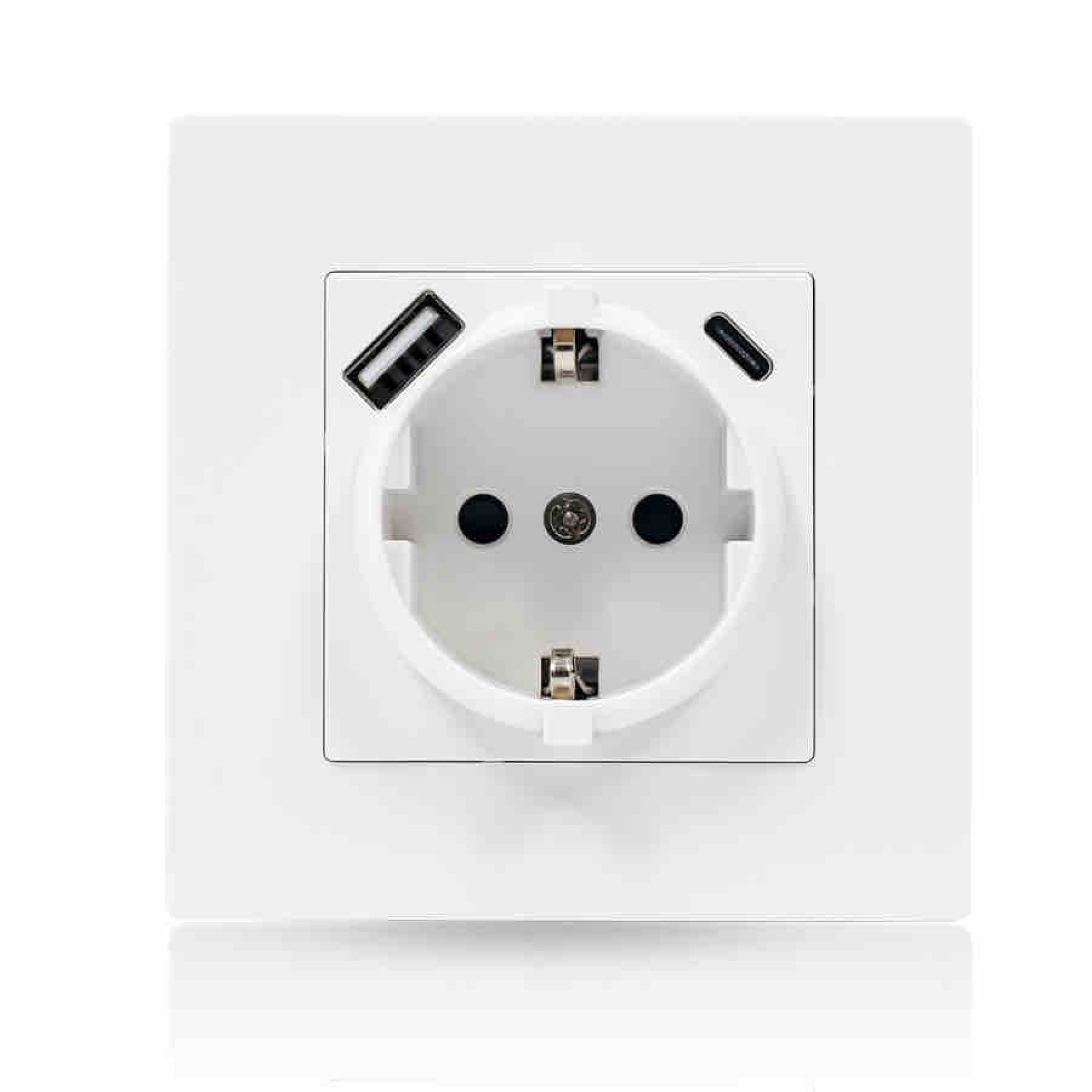 Utičnica sa USB i Type-C priključcima