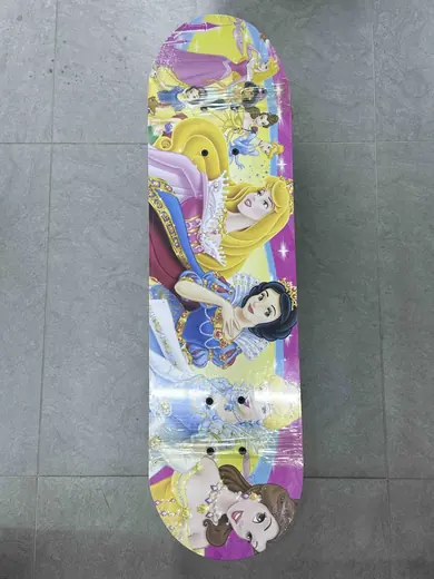 Dečji skejt sa princezama