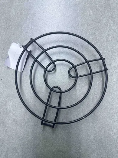 Metalni stalak za lonac