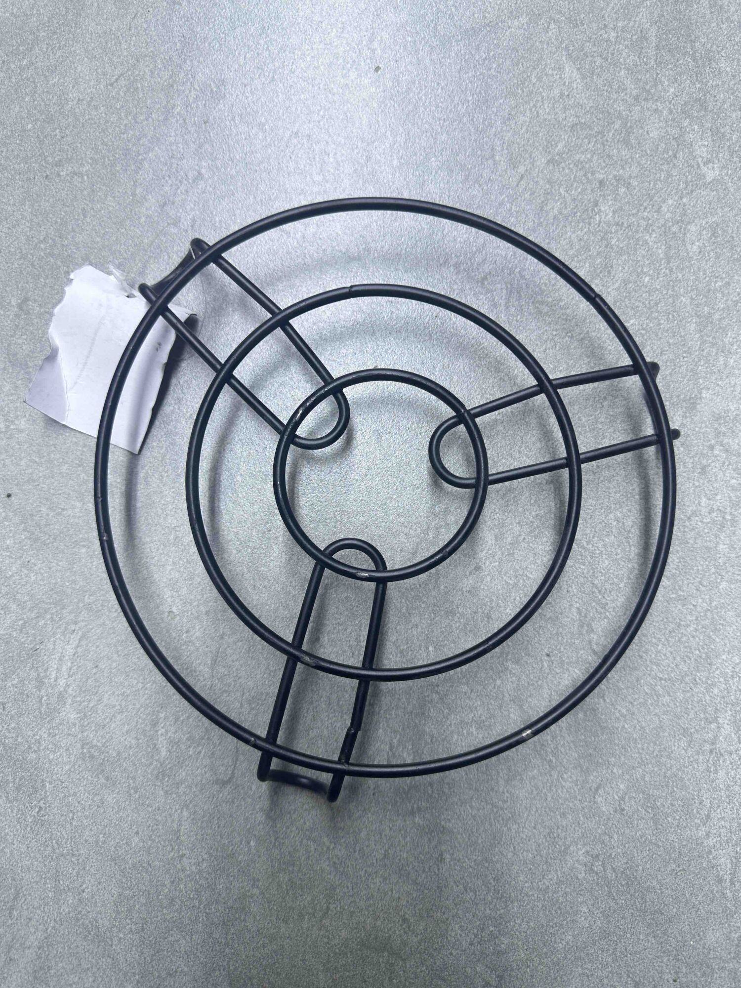 Metalni stalak za lonac