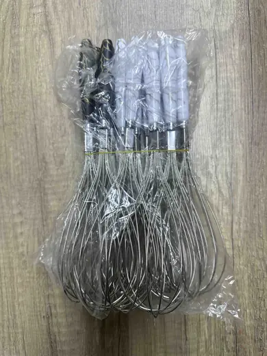 Metlice za mućenje sa plastičnim drškama