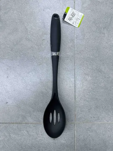 Kašika za kuvanje sa rupama